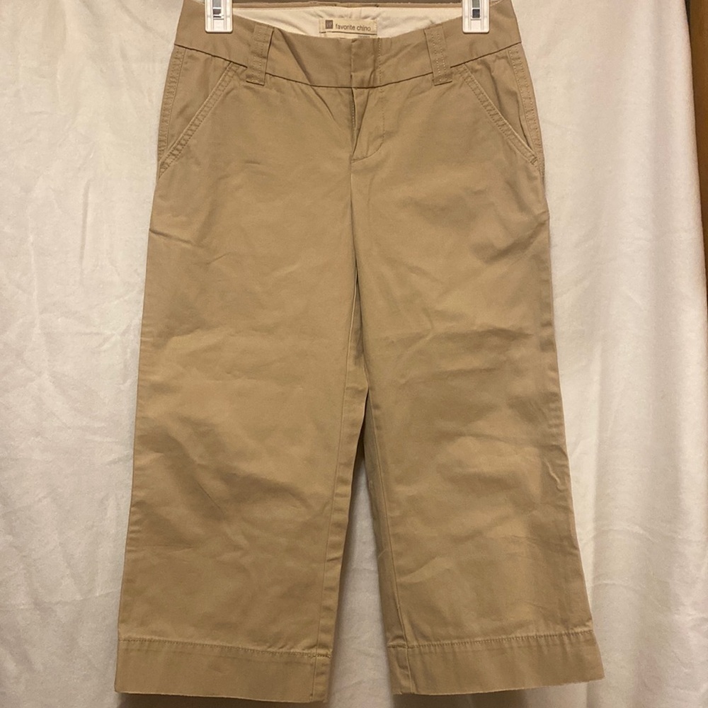 Gap Favorite Chino Cropped Capri Khaki pants